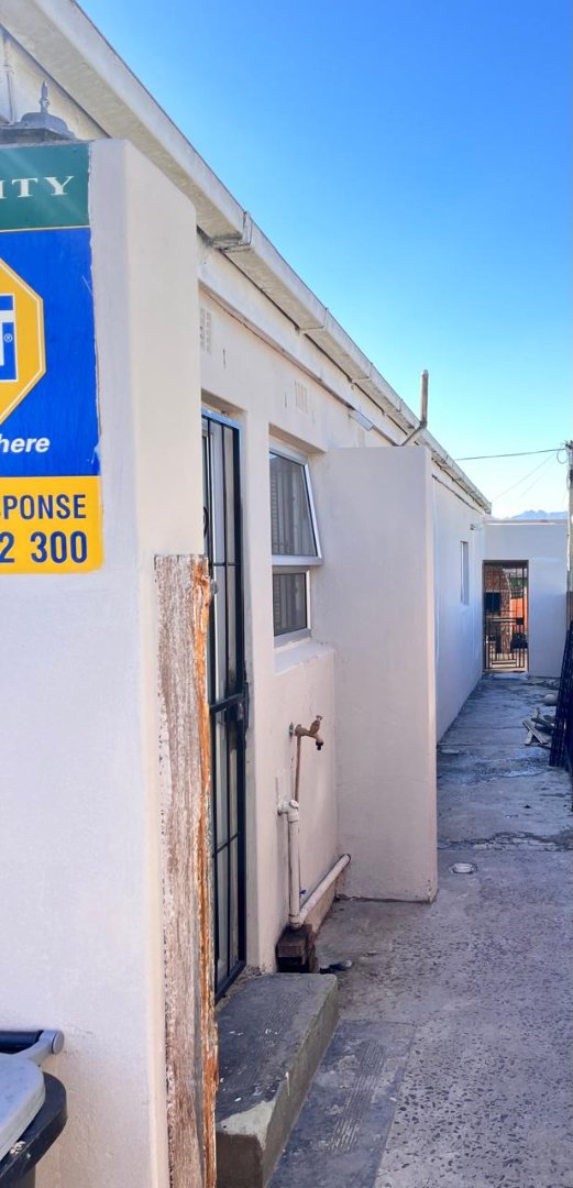 4 Bedroom Property for Sale in Kleinvlei Western Cape